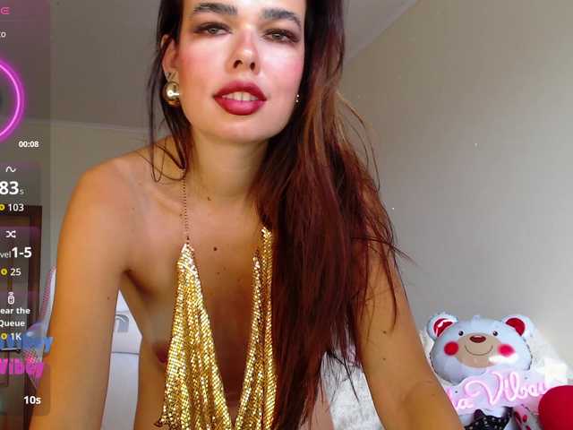 GiaVibey live webcam show