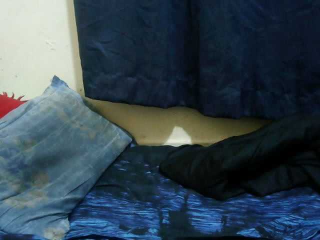 naughty-slender live cam on BongaCams