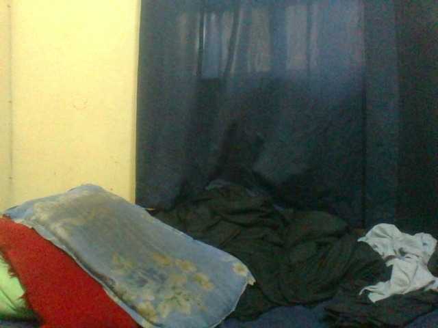 naughty-slender live cam on BongaCams