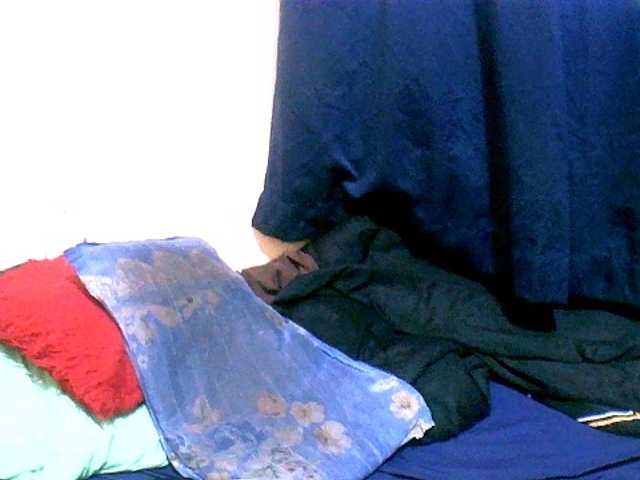 naughty-slender live cam on BongaCams
