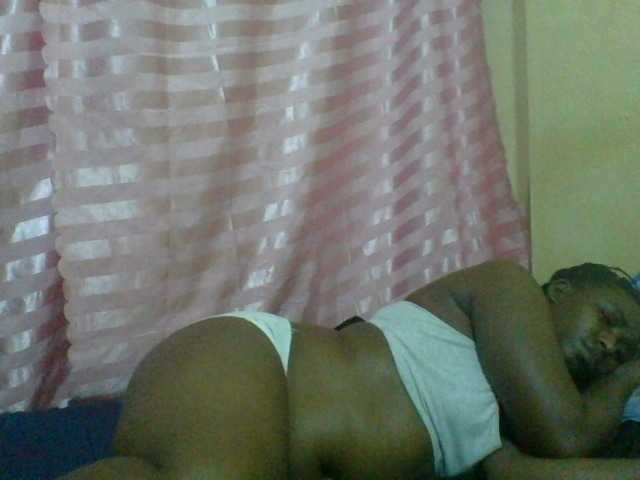 naughty-slender live cam on BongaCams