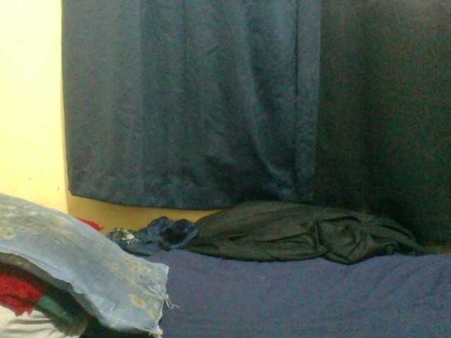 naughty-slender live cam on BongaCams