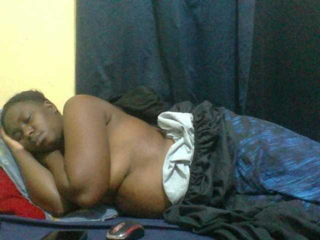 naughty-slender live cam on BongaCams