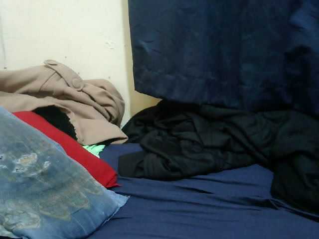 naughty-slender live cam on BongaCams