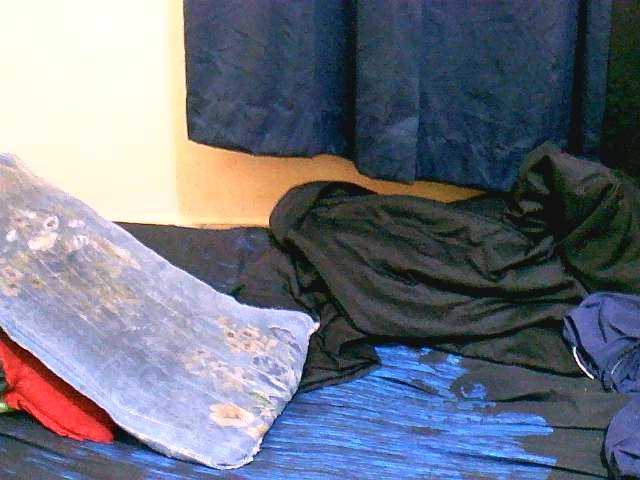 naughty-slender live cam on BongaCams