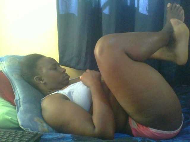 naughty-slender live cam on BongaCams