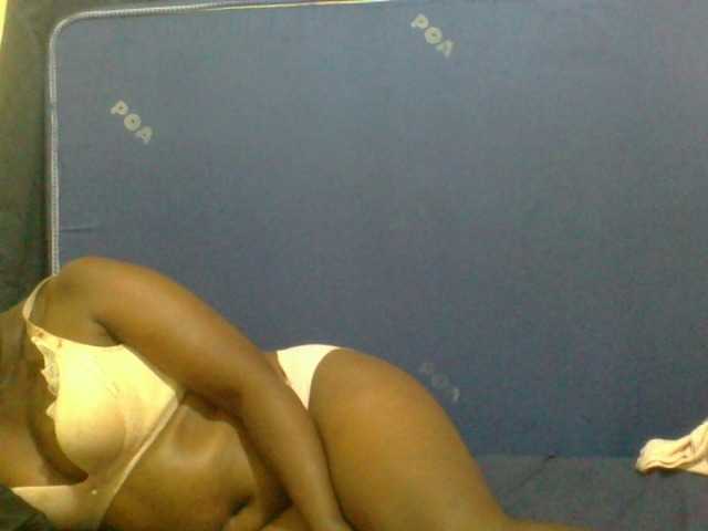 naughty-slender live cam on BongaCams