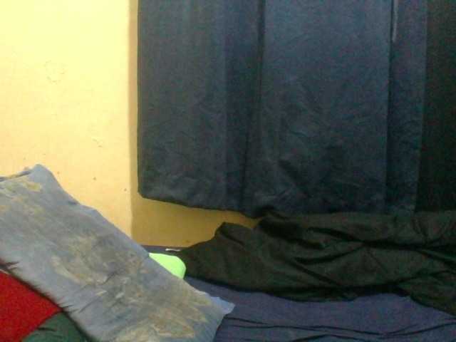 naughty-slender live cam on BongaCams