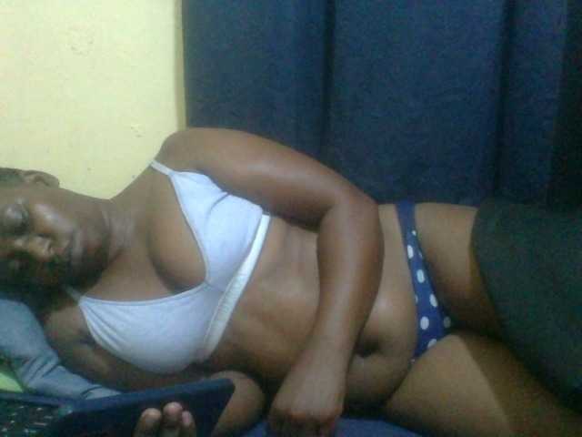 naughty-slender live cam on BongaCams
