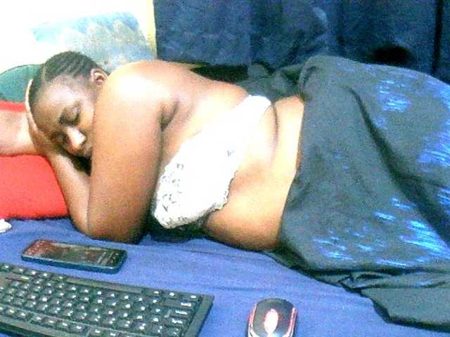 naughty-slender live cam on BongaCams