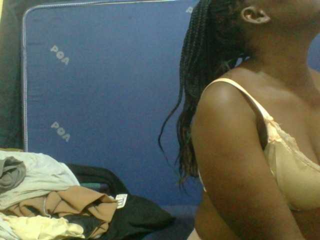 naughty-slender live cam on BongaCams
