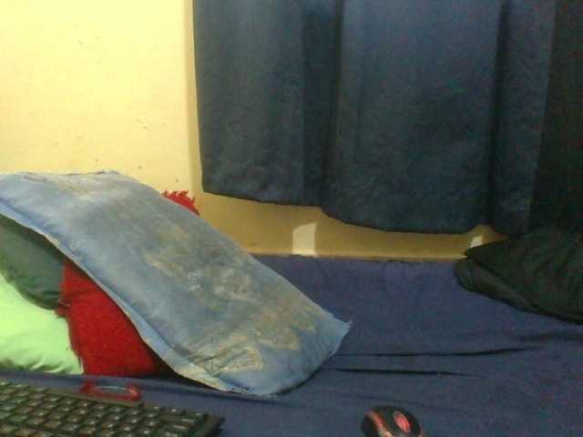 naughty-slender live cam on BongaCams