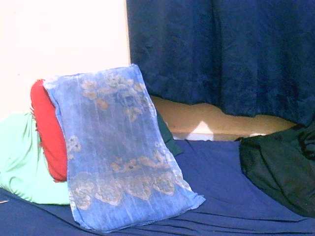 naughty-slender live cam on BongaCams