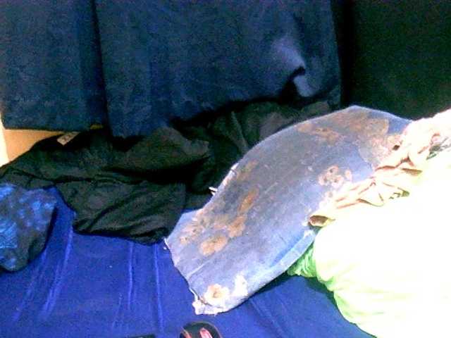 naughty-slender live cam on BongaCams