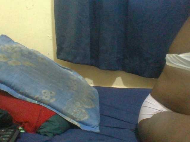 naughty-slender live cam on BongaCams