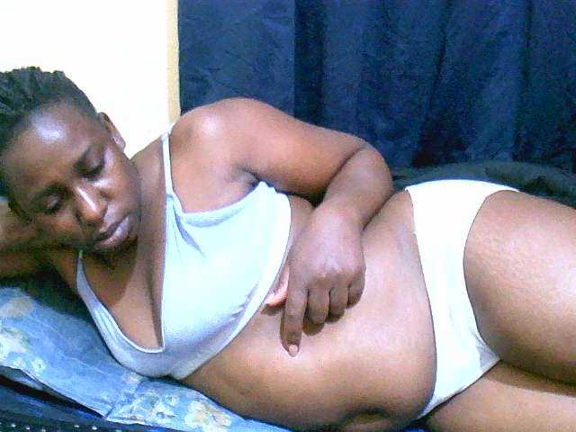 naughty-slender live cam on BongaCams