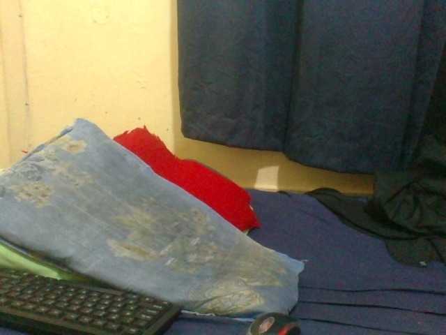 naughty-slender live cam on BongaCams