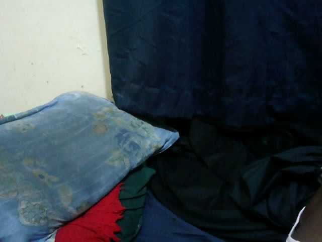 naughty-slender live cam on BongaCams