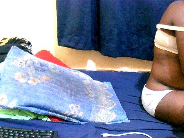 naughty-slender live cam on BongaCams