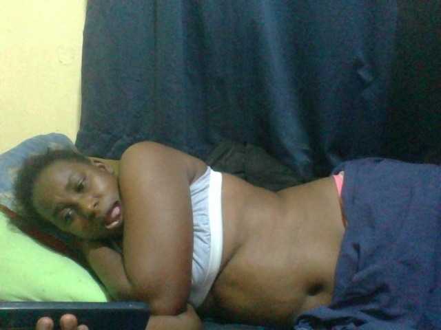 naughty-slender live cam on BongaCams