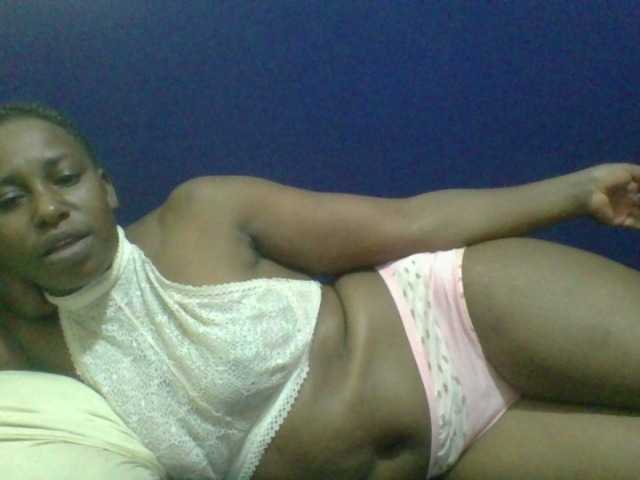 le modèle naughty-slender est en webcam porno dans un show sur le site bongacams, il possède les tags suivants: Ebony,Brunette,Trimmed