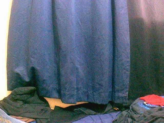 naughty-slender — live female cam