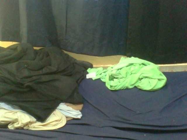 naughty-slender live cam on BongaCams
