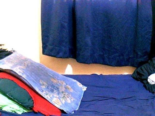 naughty-slender live cam on BongaCams