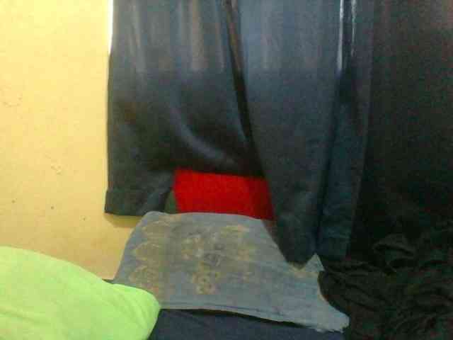 naughty-slender webcam