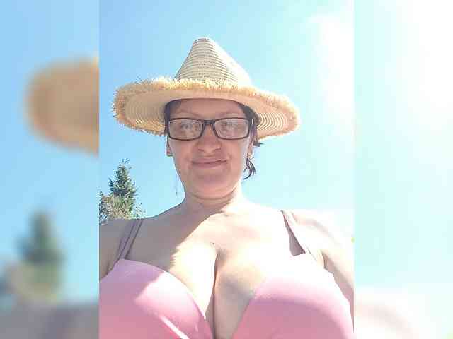 LUKONTA Live Webcam on BongaCams