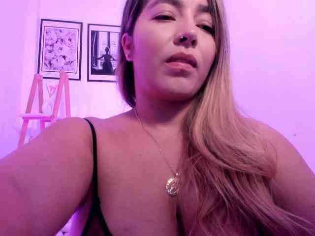 sofihill Live Webcam on BongaCams