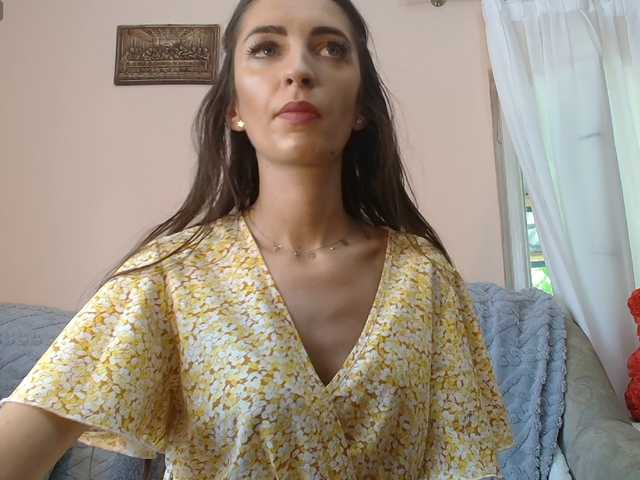 ella-myst live cam on BongaCams