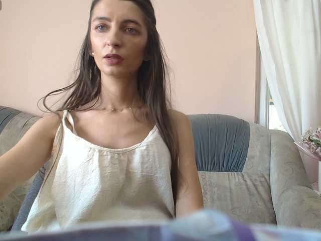 ella-myst live cam on BongaCams