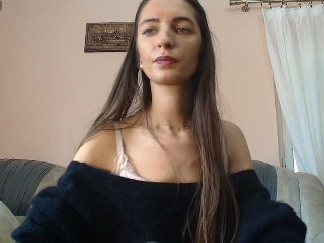 ella-myst live cam on BongaCams