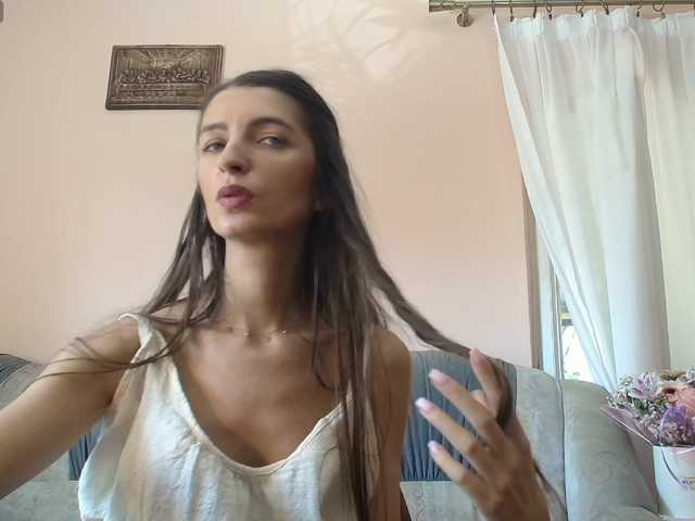 ella-myst live cam on BongaCams