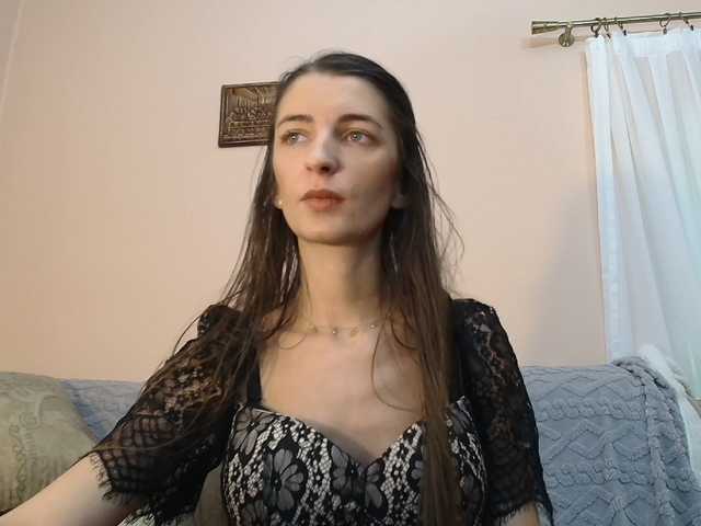ella-myst live cam on BongaCams