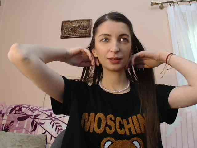 ella-myst webcam
