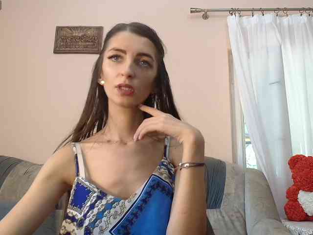 ella-myst webcam