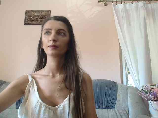 ella-myst webcam