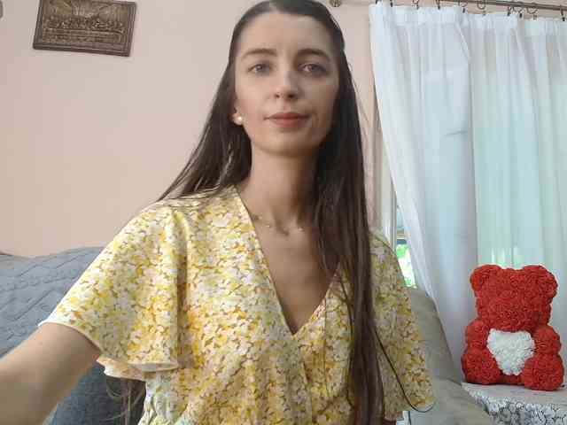 ella-myst webcam