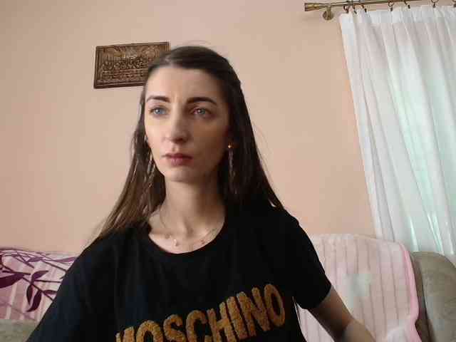 ella-myst webcam