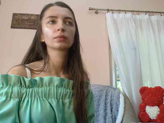 ella-myst webcam