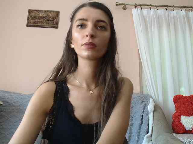 ella-myst webcam