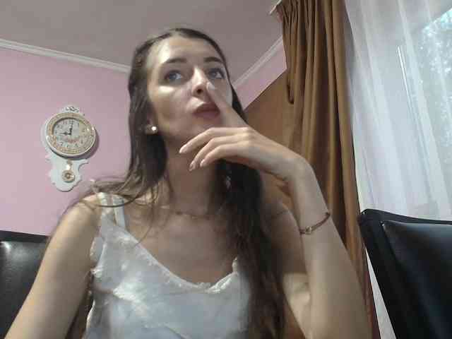 ella-myst webcam