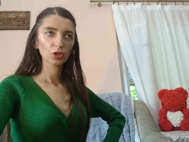 ella-myst webcam