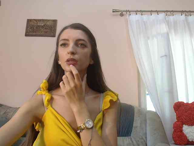 ella-myst webcam