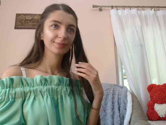 ella-myst webcam