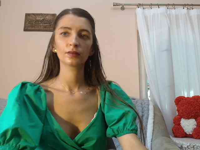 ella-myst webcam
