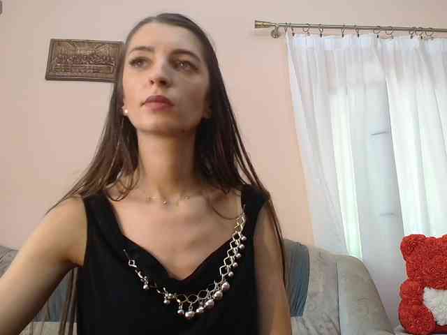 ella-myst webcam