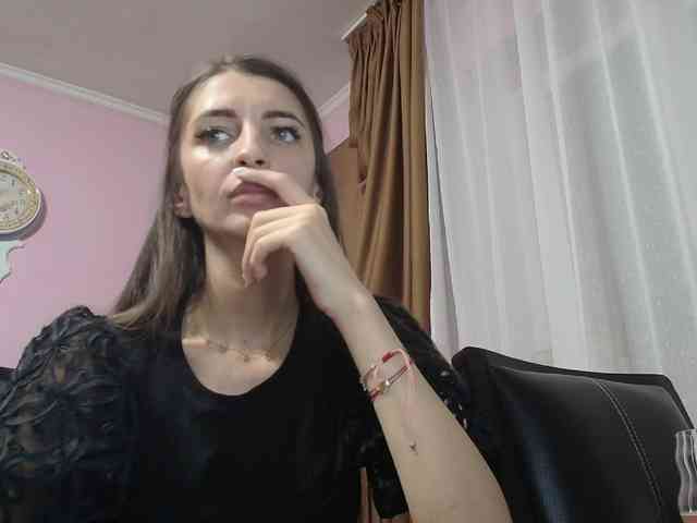 ella-myst webcam